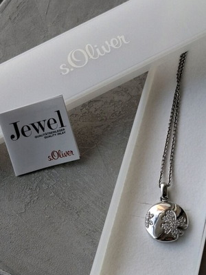 S.Oliver Clover Necklace new, 925 silver with rhinestones