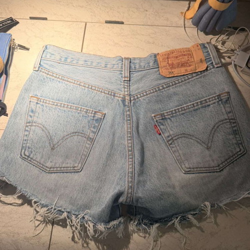 Levi's 501 women's denim shorts W29 like new, light blue