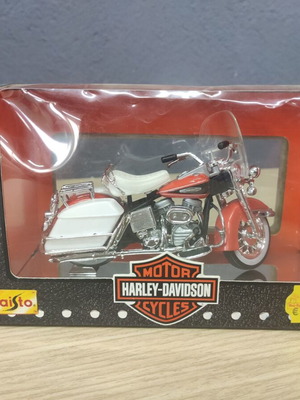 Maisto Harley-Davidson 1968 FLH Electra Glide scale model 1/18