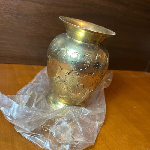 Vintage Μπρούτζινο Διακοσμητικό Βαζάκι Καινούργιο με Σκαλιστό Floral Σχέδιο