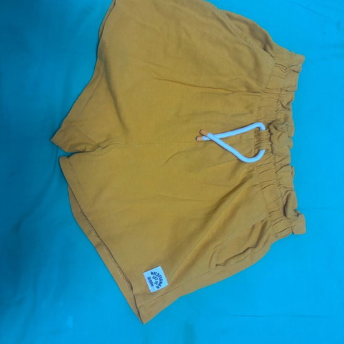 Girls' shorts like new, yellow, age 9