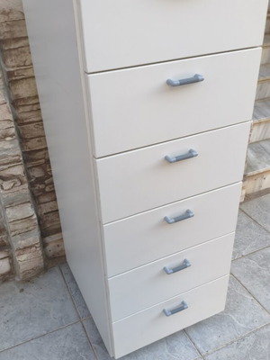 Italian office drawer unit like new, 6 drawers with metal runners