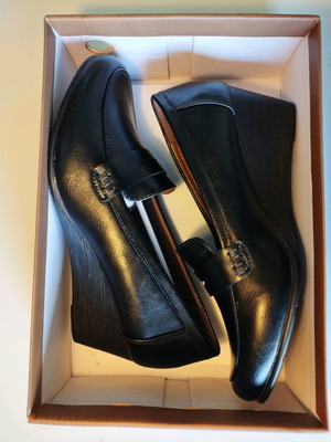 La Coquette loafers women's genuine leather new, size 40, black