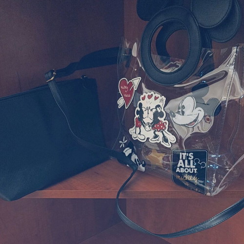 Disney shoulder bag like new, black and white