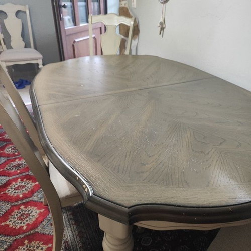 Oval dining table with 6 chairs country style like new