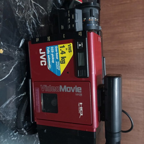 JVC GR-C7E video camera used, excellent condition, cassette