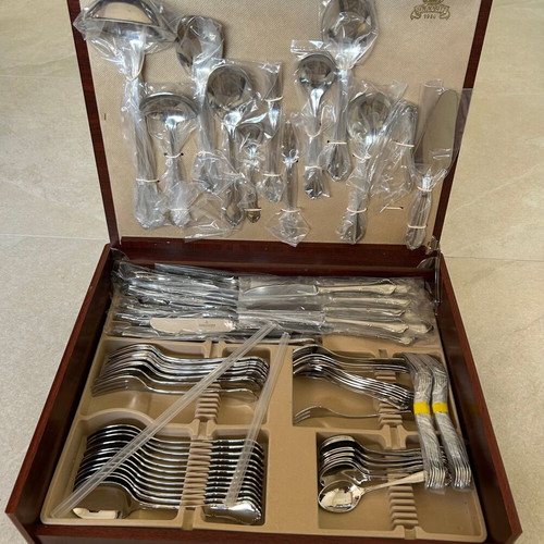 Picard & Wielpütz Solingen 6121 Cutlery Set 90 Pieces Unused with Wooden Case