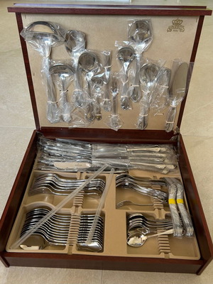Picard & Wielpütz Solingen 6121 Cutlery Set 90 Pieces Unused with Wooden Case