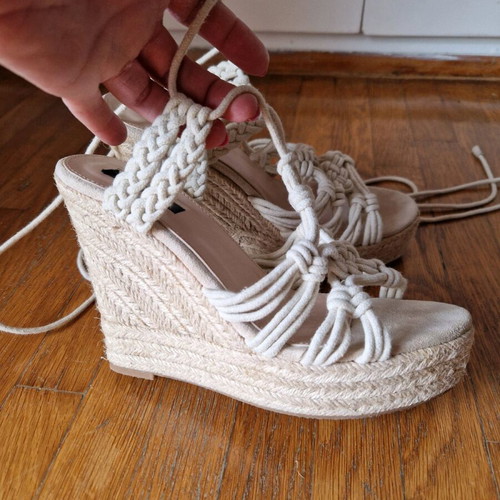 Woven platform sandals beige like new, size 38