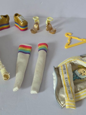 Εξαρτήματα για κούκλα Rainbow High μεταχειρισμένα