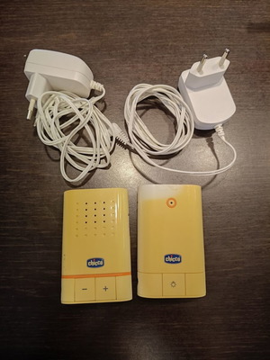 Chicco baby monitor like new, slight discoloration