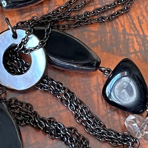 Italian necklace with MOP and black agate, length 60 cm, new