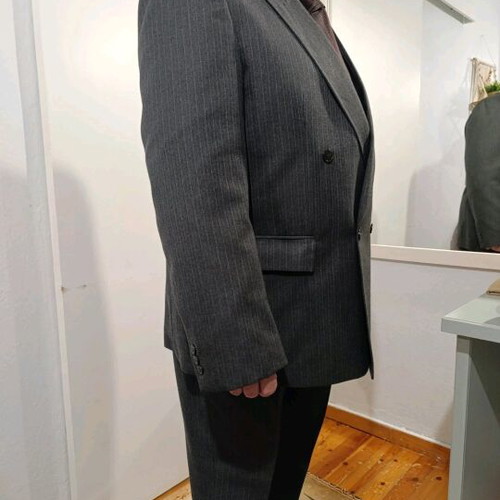 Christian de Paris men's suit like new, gray and black
