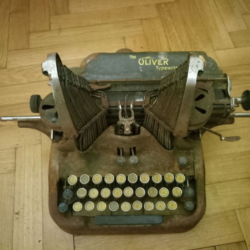 Oliver 9 Bat Wings typewriter used, 1900-1920