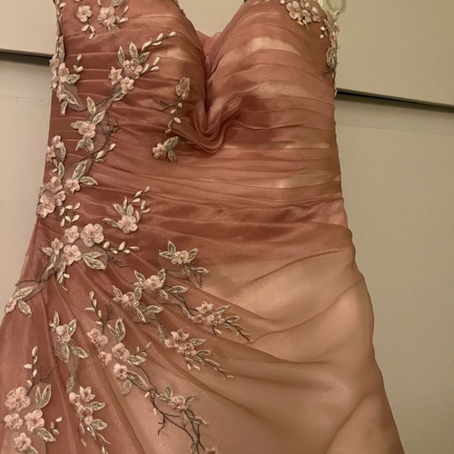 Demetrios wedding dress pink pastel like new, size S