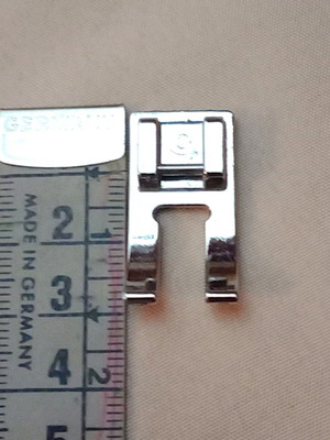Open presser foot for appliqué new for home sewing machine