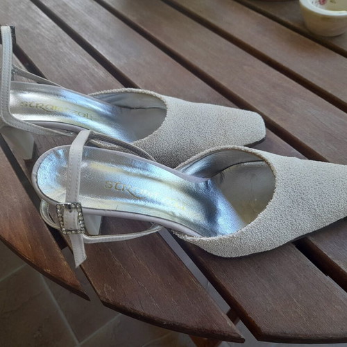 White strass pumps size 38 like new