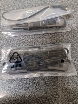 Nokia mini jack earphones new, pack of 2
