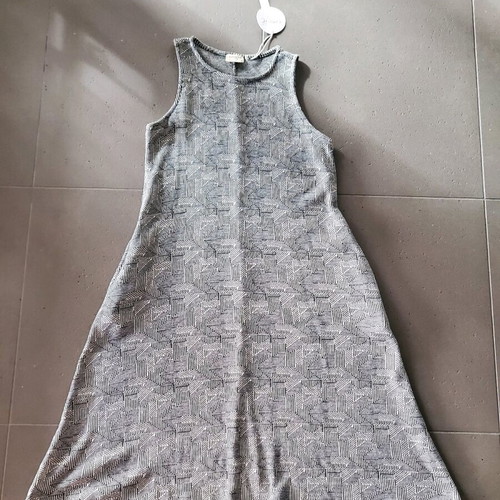 Namaste midi dress new, size M