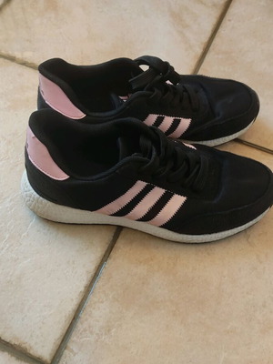 Adidas athletic shoes used, black with pink, size 39