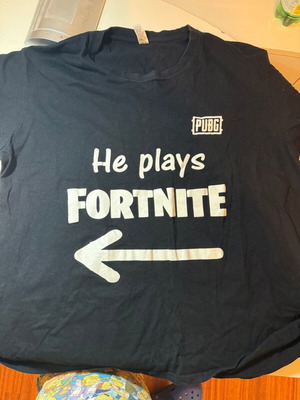 PUBG T-shirt used, black XL with He Plays Fortnite print