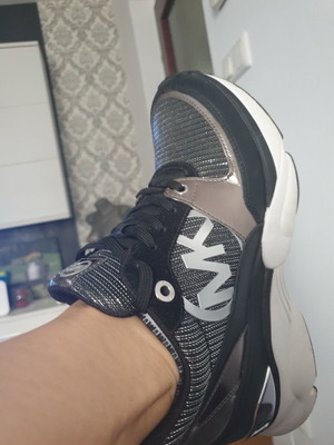 Παπούτσια Michael Kors αθλητικά μαύρα σαν καινούργια, μέγεθος 38-38,5