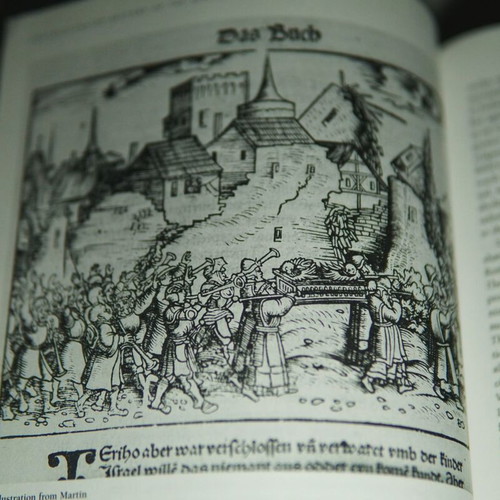 The Illustrated History of the Jewish People used English book
