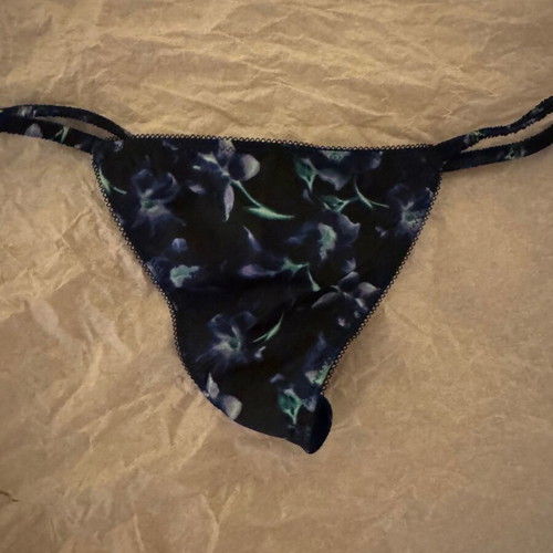 Victoria’s Secret thong new, black multicolor