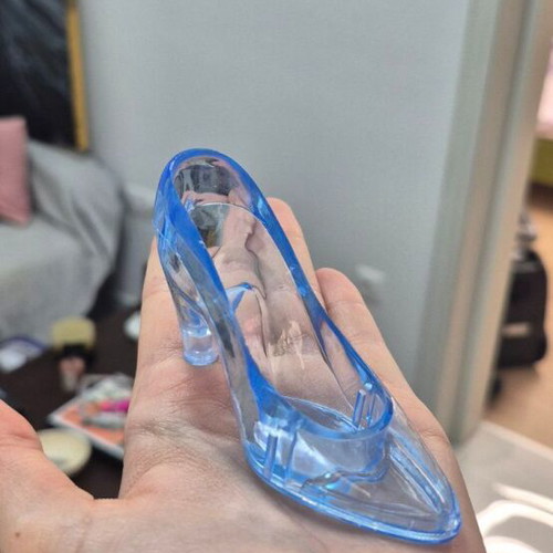 Cinderella's shoe figure