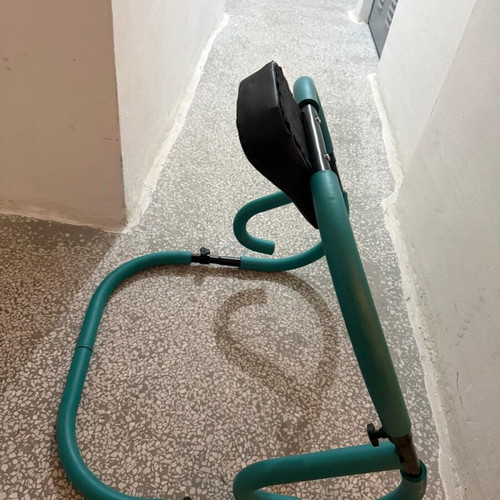 Abdominal Trainer like new with ergonomic design