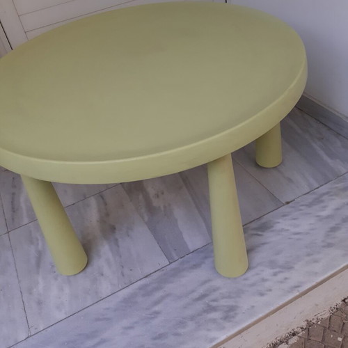 Plastic table Ikea like new, diameter 85 cm, height 49 cm