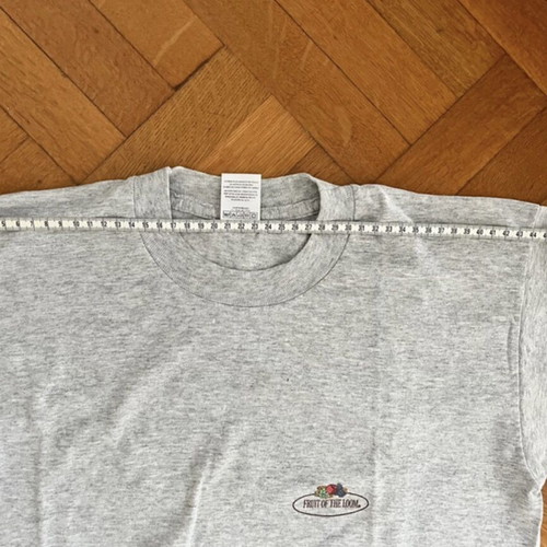 Fruit of the Loom grey T-shirt unisex like new, size S