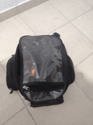 B-Square Magnetic Tank Bag used, very good condition