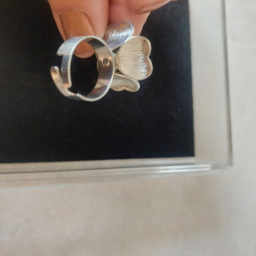 Statement ring with flower and crystal like new, steel