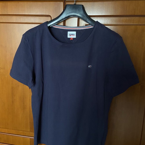 Tommy Hilfiger women's t-shirt like new, size M