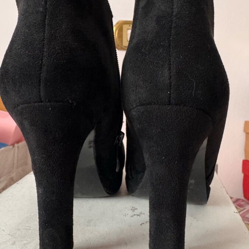 Suede ankle boots size 37 used with 9.5cm heel and zipper