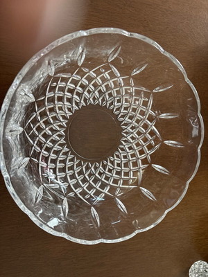 Vintage glass serving bowl 23 cm like new