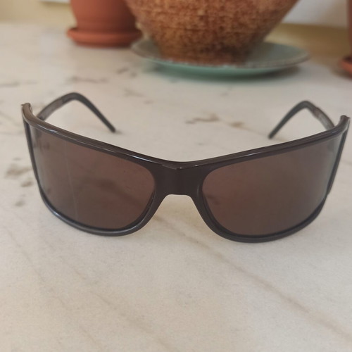 Gianfranco Ferre women's sunglasses like new, black