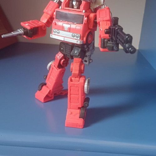 War for Cybertron Kingdom Voyager class Autobot Inferno figure like new