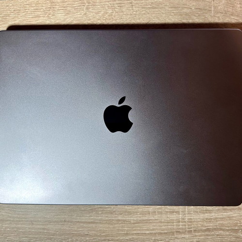 MacBook Pro 14" M1 Pro 2021 16GB RAM 500GB SSD like new