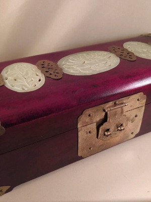 Vintage wooden jewelry box Chinese art like new with lock