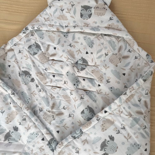 Jukki car seat blanket in pastel colors