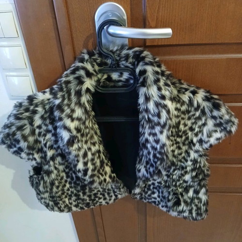 Animal print vest like new synthetic fur leopard pattern