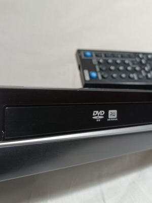 LG DR389 DVD εγγραφέας αναπαραγωγέας σαν καινούργιο με αυθεντικό τηλεκοντρόλ