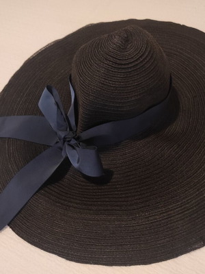 Lanvin bucket hat like new, large black with blue bow