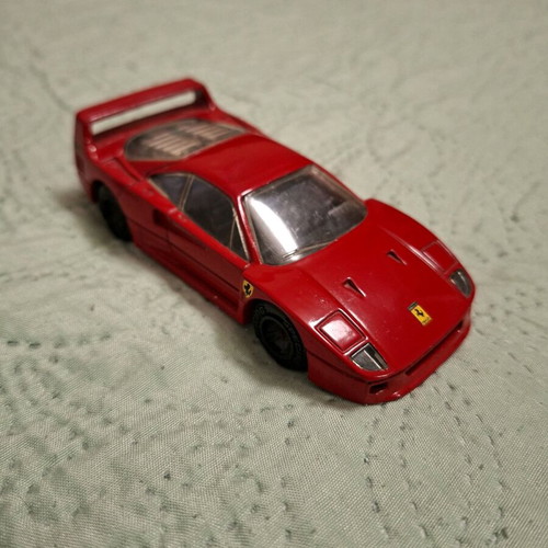 Ferrari F40 1988 Matchbox collectible like new, scale 1:39