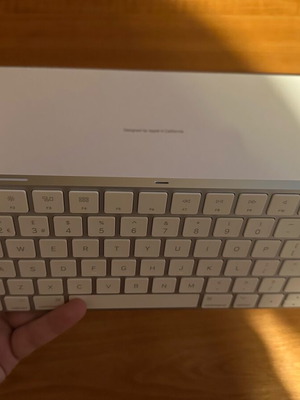 Apple Magic Keyboard used with battery issue