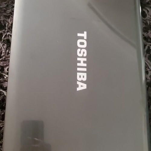 Toshiba laptop μεταχειρισμένο με θέμα στην οθόνη και εξωτερική οθόνη HDMI