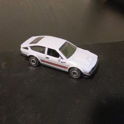 Hot Wheels Alfa Romeo GTV6 GTV 3.0 2024 used, grey