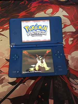 Nintendo DSi XL modded, σαν καινούργιο με εγκατεστημένο Twilight Menu++ και Micro SD 32GB